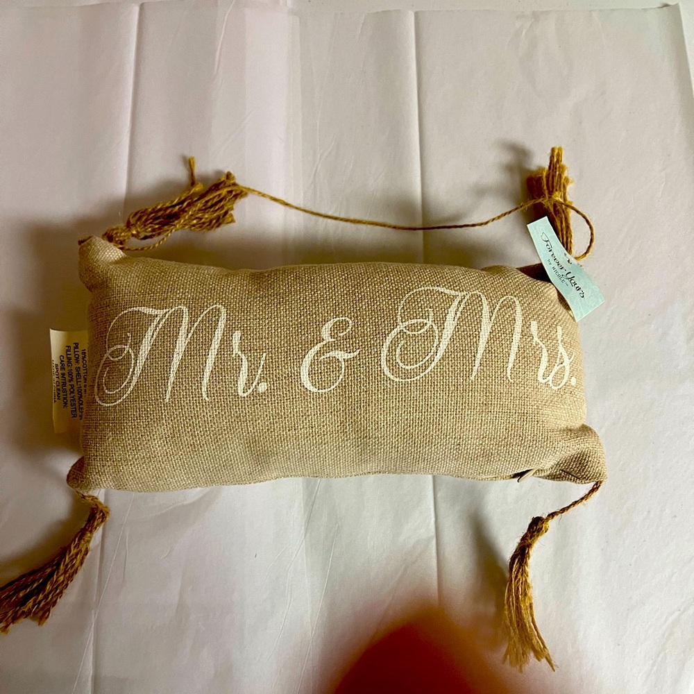 Burlap Mr. And Mrs. Sign